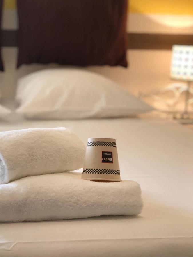Enzo Hotels Neufchateau By Kyriad Direct المظهر الخارجي الصورة